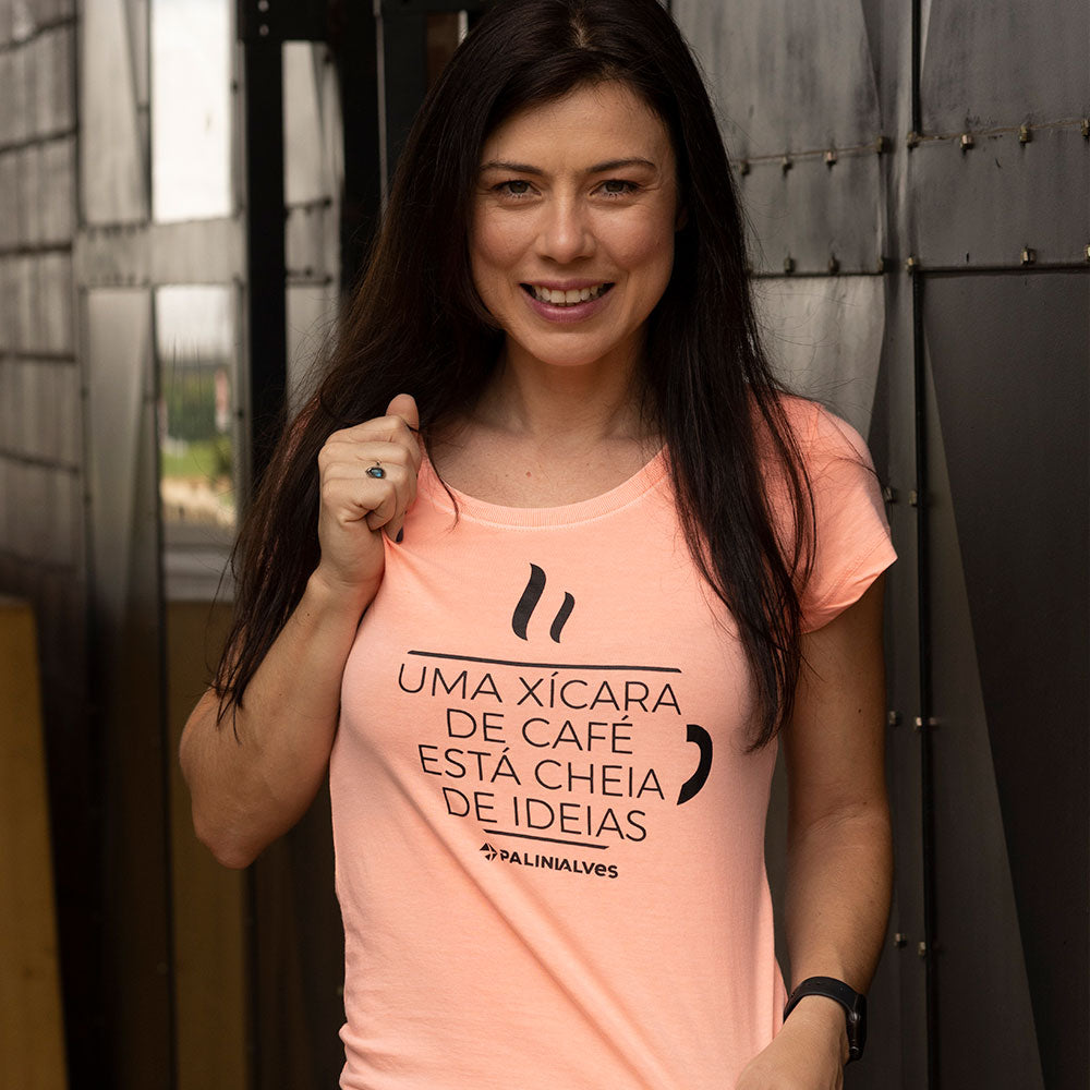 Camiseta Feminina Laranja Uma Xícara de Café