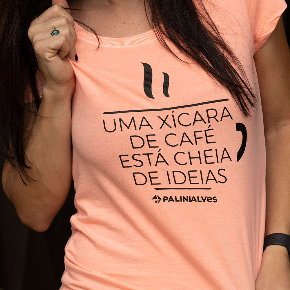 Camiseta Feminina Laranja Uma Xícara de Café